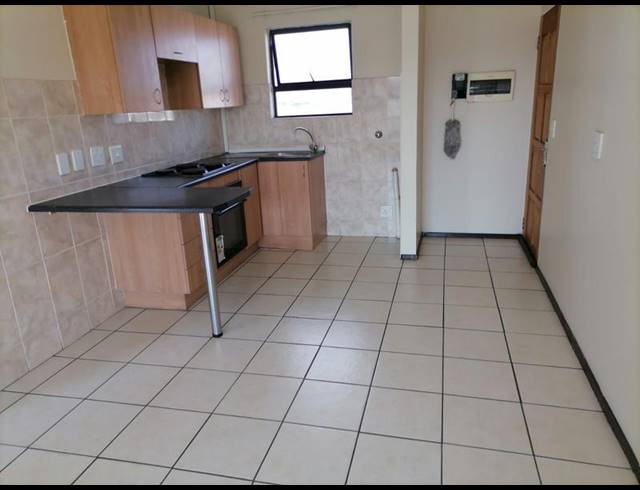 2 BEDROOM PROPERTY TO RENT IN PARKRAND